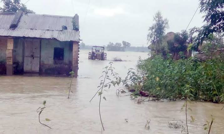 বন্যার আশঙ্কা দক্ষিণবঙ্গের বিস্তৃর্ণ এলাকায় !!!